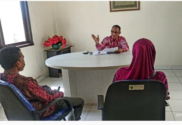 Kedua belah pihak suami istri menyampaikan dalam mediasi perceraian. (foto: bentar)
