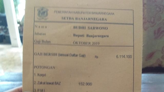 Slip gaji Bupati Banjarnegara, Budhi Sarwono, yang diunggah akun Instagram Pemkab Banjarnegara. Foto: Instagram/@kabupatenbanjarnegara