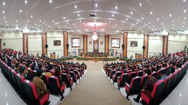 Ruang rapat paripurna DPRD Provinsi Sulawesi Utara
