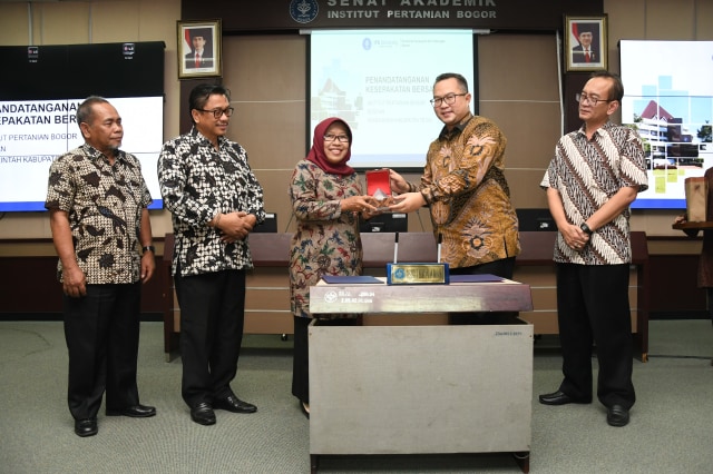 #Teken MoU, IPB University Lanjutkan Kerjasama dengan Pemerintah Kabupaten Tegal