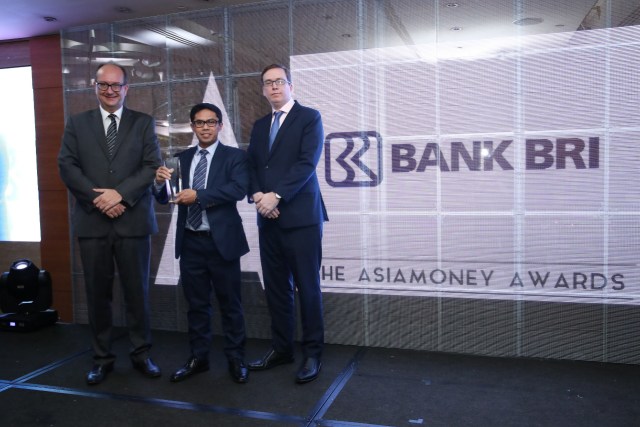 Untuk kali kedua, Bank BRI dinobatkan Asiamoney sebagai “Best Bank for CSR” di Indonesia. Foto: Dok. BRI