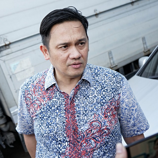 Pengacara Farhat Abbas saat ditemui di kawasan Tendean, Jakarta, Jumat (4/10). Foto: Ronny