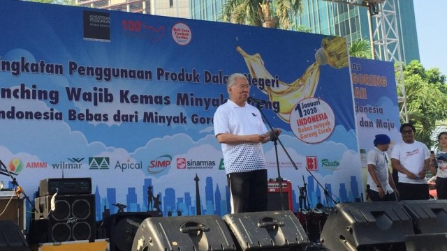 Menteri Perdagangan Enggartiasto Lukita dalam Peluncuran Wajib Kemasan Minyak Goreng Indonesia Bebas dari Minyak Goreng Curah di Sarinah, Jakarta. Foto: Ema Fitriyani/kumparan