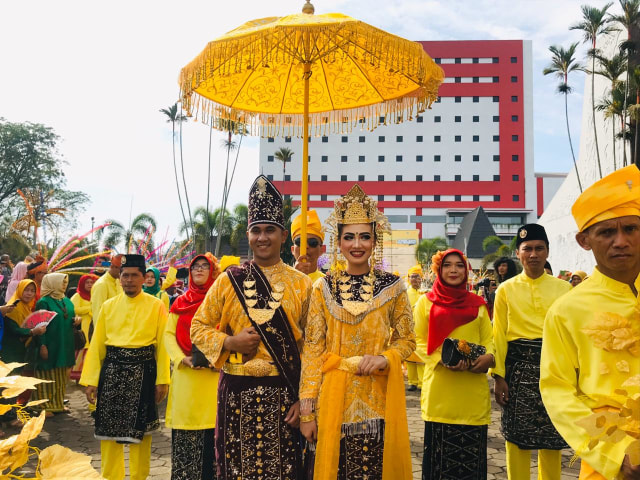 Festival arakan pengantin Melayu Pontianak, Minggu (6/10). Foto: Teri/Hi!Pontianak