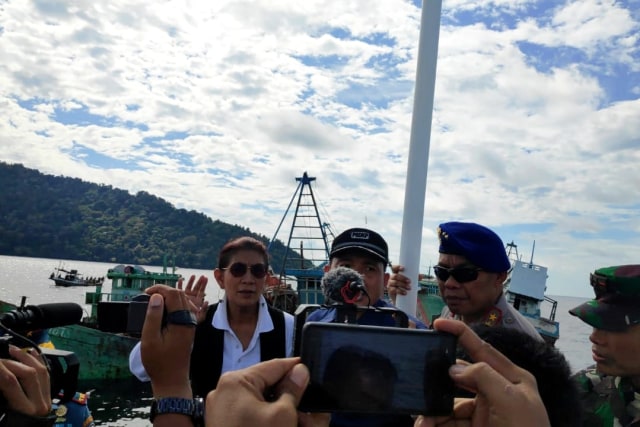 Menteri Kelautan dan Perikanan Susi Pudjiastuti, Kapal asing ilegal, penenggelaman kapal, Kementerian Kelautan dan Perikanan (KKP) di Perairan Kalimantan Barat