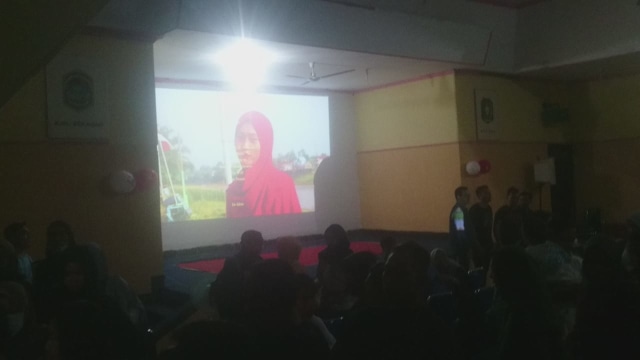 Penayangan film Tanah Seborang disambut antusias masyarakat. Foto: Dok Hi!Pontianak