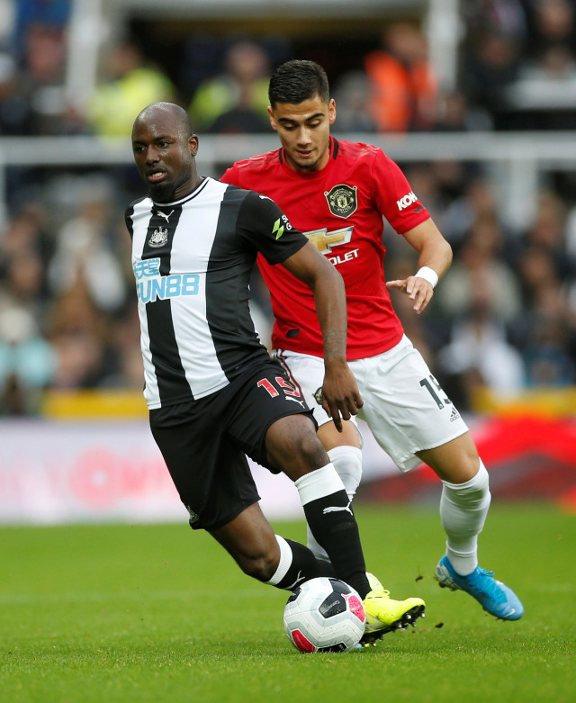 Pertandingan antara Newcastle United melawan Manchester United di St James 'Park, Newcastle, Inggris, Minggu (6/10/2019). Foto: Reuters/Lee Smith