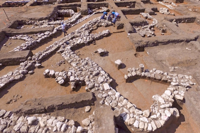 Suasana struktur bebatuan di situs arkeologi En Esur (Ein Asawir), dekat dengan kota Harish, Israel. Foto: AFP/JACK GUEZ