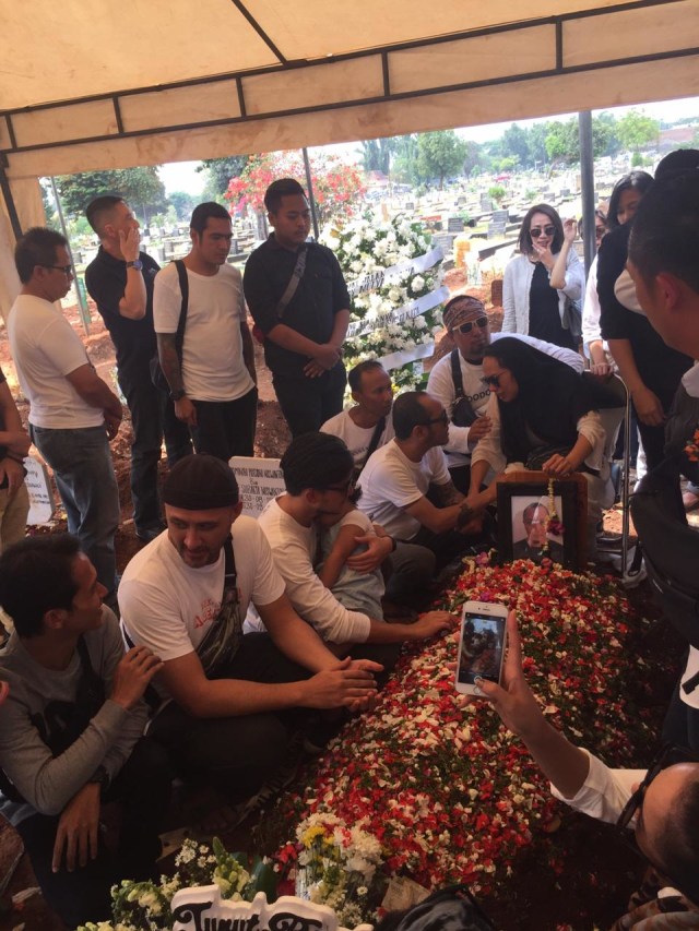 Bagi Aqi 'Alexa', Dendy 'Mike's' Adalah Pahlawan (116332)
