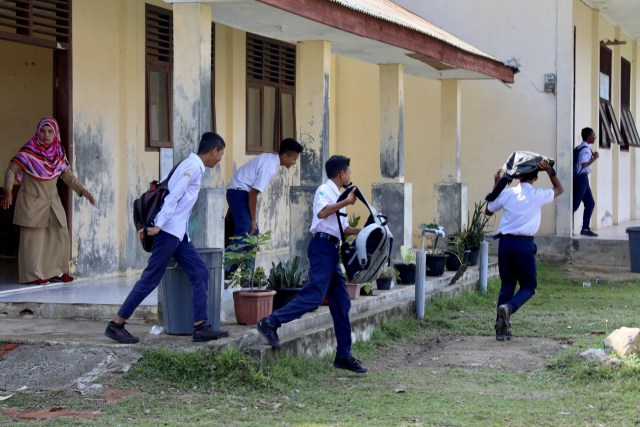 Foto: Siswa di Daerah Bekas Tsunami Aceh, Belajar Siaga Bencana (2650)