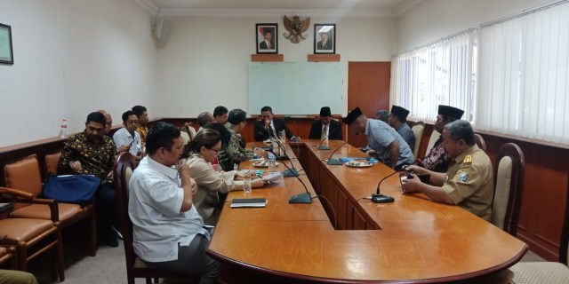 Rapat koordinasi pemerintah daerah dengan SKK Migas dan Petronas PC Ketapang II Ltd di aula Pemkab Sampang, Senin (7/10/2019) kemarin. (Ryan/MM). 