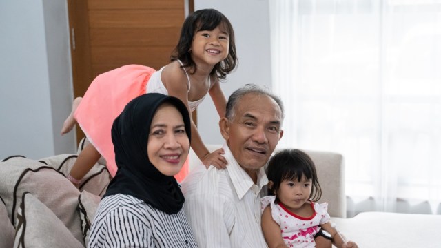 anak dan kakek-nenek