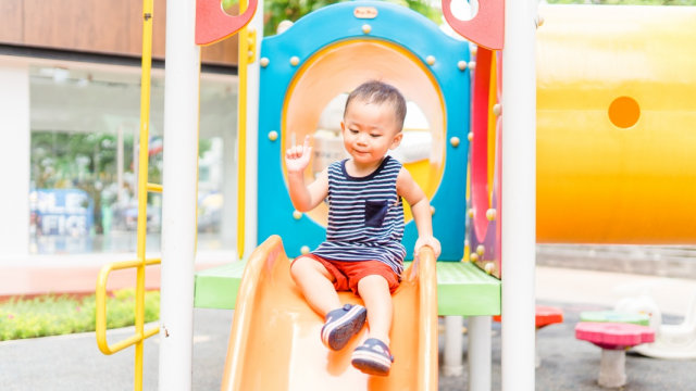 Ilustrasi anak balita bermain sendirian Foto: Shutterstock