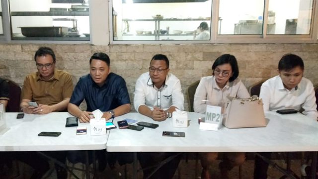 Fraksi Nasdem di DPRD Kota Manado saat memberikan keterangan terkait ricuh di rapat paripurna