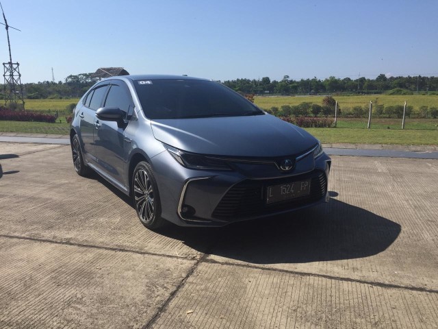 Menguji 5 Mobil Hybrid Toyota, Mana yang Paling Irit BBM? (558901)
