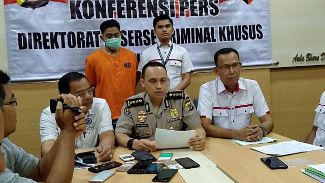 Konferensi Pers terkait Tim Ditreskrimsus Polda Aceh terkait seorang Pemuda Buntut dari Aksi Mahasiswa di Aceh. Foto: Zuhri Noviandi/kumparan