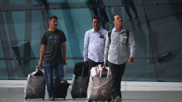 Sejumlah wisatawan asing tiba di Terminal 3 kedatangan internasional Bandara Soekarno-Hatta, Tangerang, Banten. Foto: ANTARA FOTO/Fauzan 