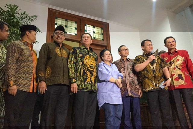 Pimpinan MPR bertemu Ketum PDIP Megawati Soekarnoputri di kediaman Mega, Jl Teuku Umar, Jakarta Pusat, Kamis (10/10). Foto: Darin Atiandina/kumparan