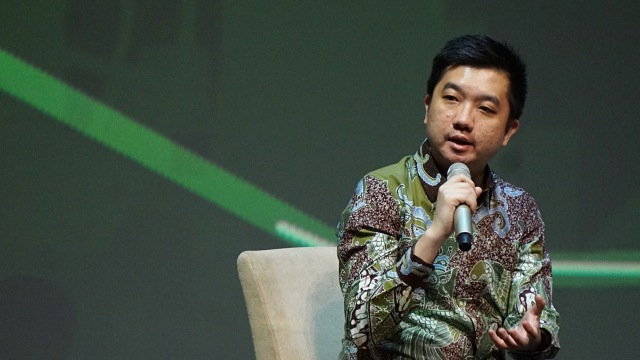 CEO Tokopedia William Tanuwijaya memberikan paparan dalam acara konferensi pers "Dampak Tokopedia Terhadap Perekonomian Indonesia" di Jakarta, Kamis (10/10). Foto: Fanny Kusumawardhani/kumparan
