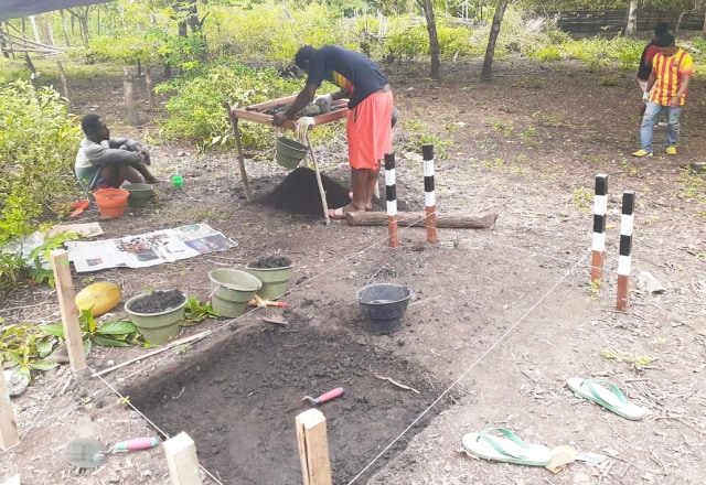 Ekskavasi situs Yomokho di Kampung Dondai, Distrik Waibu, Kabupaten Jayapura, Papua. (Foto dok Peneliti Balai Arkeologi Papua)