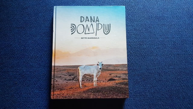Sampul buku Dana Dompu. Foto: Info Dompu