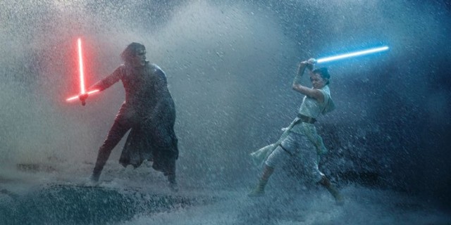 Pertarungan lightsaber antara Rey dan Kylo Ren (Foto: Lucasfilms)