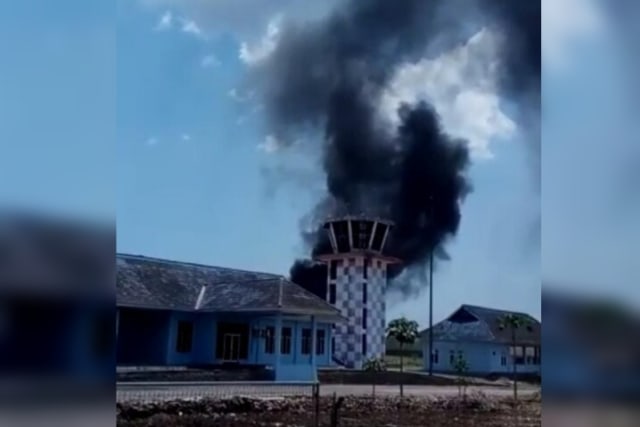 Kebakaran yang melanda kawasan Bandara Gading, Kecamatan Playen, Kabupaten Gunungkidul, Jumat (11/10/2019). Foto: Istimewa.