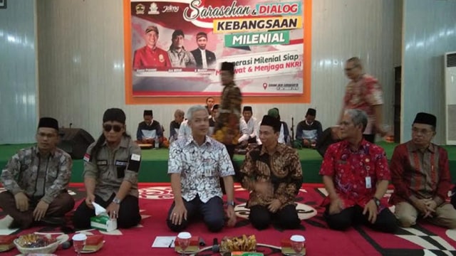 Ganjar dan Gus Miftah saat mengisi acara Sarasehan dan Dialog di Auditorium IAIN Surakarta. (Tara Wahyu)