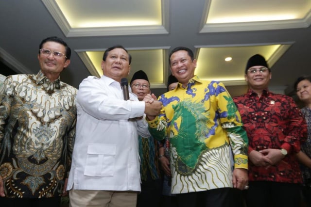 Ketua Umum Partai Gerindra Prabowo Subianto dan Ketua MPR RI Bambang Soesatyo beserta wakil pimpinan MPR RI Foto: Pribadi