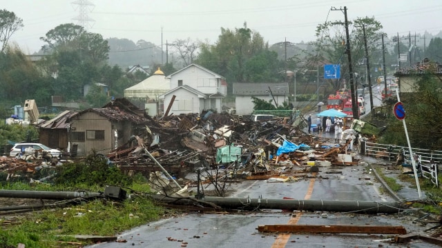 Sejumlah rumah hancur akibat Topan Hagibis di Jepang, Sabtu (12/10). Foto: Mandatory credit Kyodo/REUTERS