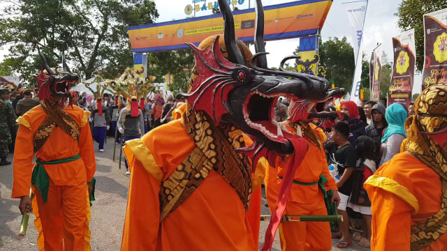 Karnaval Festival Babukung 2019 di Nanga Bulik, Kabupaten Lamandau, Kalteng. (Foto: Joko Hardyono)