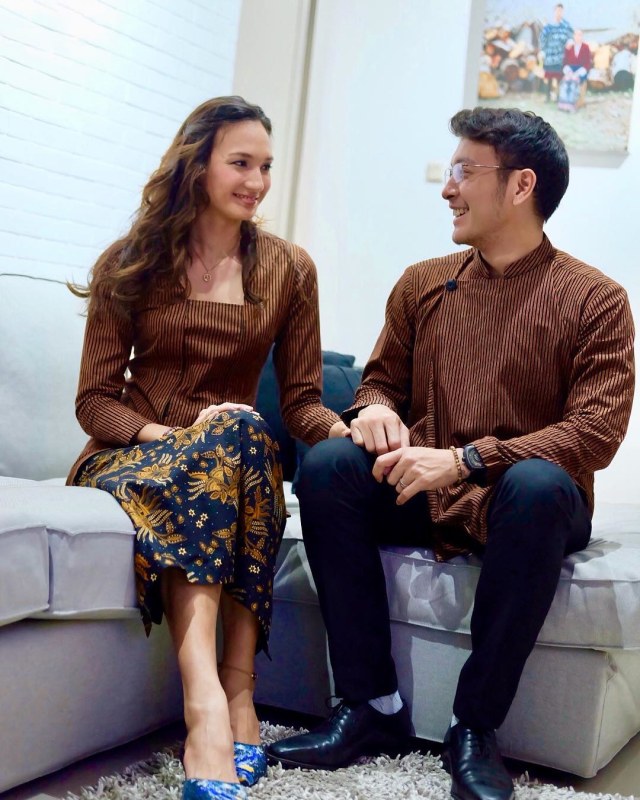 Pasangan selebriti Nadine Chandrawinata dan Dimas Anggara. Foto: Instagram: @dimsanggara.