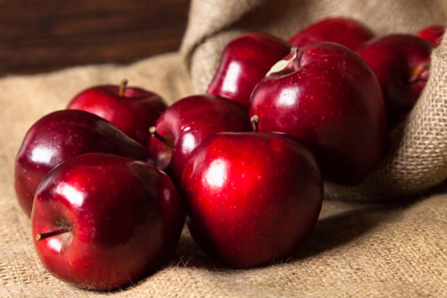 Ilustrasi Apel Red Delicious Foto: Shutterstock/Ziggylives