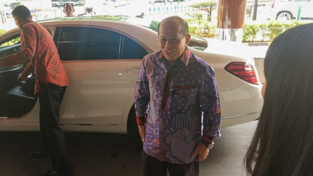 Wakil Ketua Umum Partai Demokrat Syarief Hasan menjenguk Wiranto di RSPAD, Jakarta. Foto: Adhim Mugni Mubaroq/kumparan