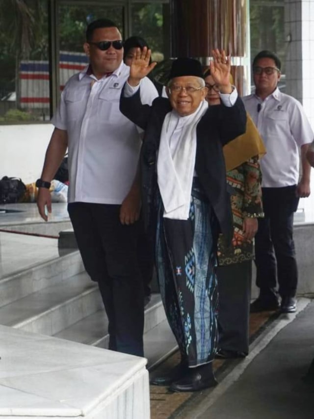 Wakil Presiden terpilih periode 2019-2024, Ma'ruf Amin (tengah).  Foto: Irfan Adi Saputra/kumparan 