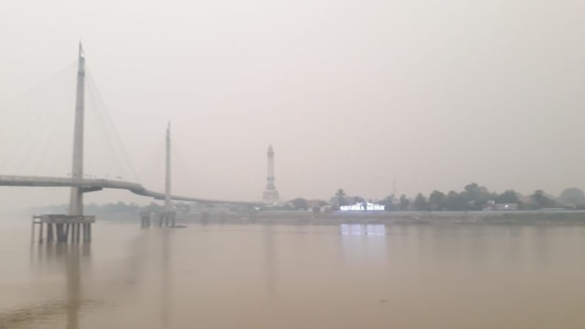 Kabut asap di Jambi. Foto: bara