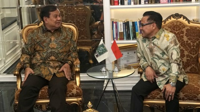 Ketum PKB Muhaimin Iskandar alias Cak Imin bersama Prabowo Subianto di DPP PKB, Senin (14/10/2019). Foto: Iqbal Firdaus/kumparan