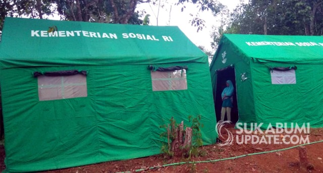 Tenda pengungsian korban pergerakan tanah di Kampung Benda, Desa Karangtengah, Kecamatan Cibadak, Kabupaten Sukabumi. | Sumber Foto:Istimewa.