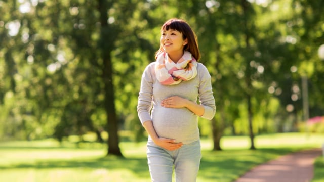 ilustrasi jalan kaki untuk mencegah varises saat hamil Foto: Shuttertock