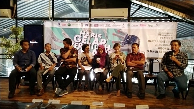 Diskusi 'Proyeksi Masyarakat Sipil Atas Situasi Indonesia 5 Tahun ke Depan' di Upnormal Wahid Hasyim, Jakarta Pusat, Selasa (15/10/2019). Foto: Fachrul Irwinsyah/kumparan