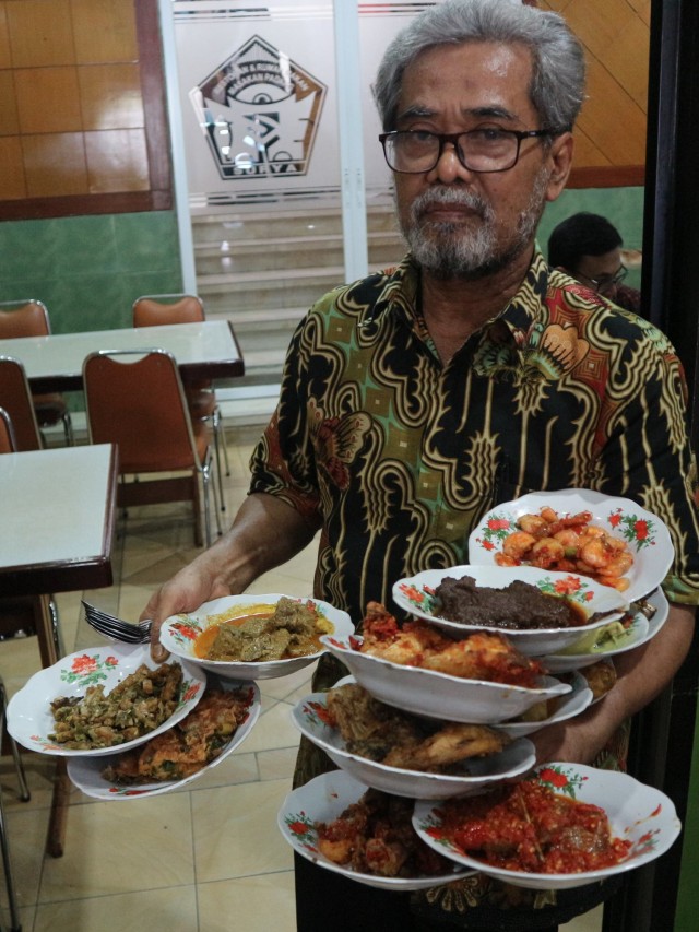 MRT Food Guide (92915)