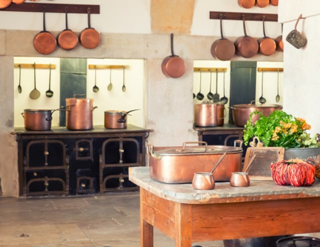 6 Tips Membersihkan Peralatan Dapur Sesuai Bahannya (114214)