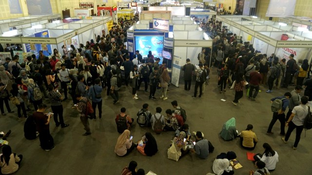 Suasana Job Fair Indonesia Career Expo Jakarta 2019 di Balai Kartini, Jakarta, Rabu (16/10/2019). Foto: Iqbal Firdaus/kumparan