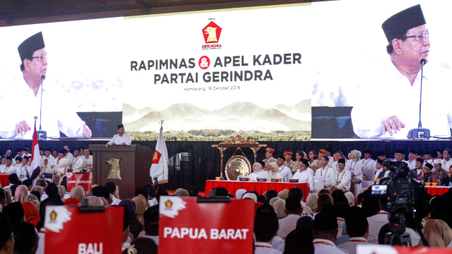 Ketua umum Partai Gerindra Prabowo Subianto memberikan pidato politik pada Rapimnas dan Apel Kader Partai Gerindra di Hambalang, Kabupaten Bogor, Jawa Barat, Rabu (16/10/2019). Foto: ANTARA FOTO/Yulius Satria Wijaya