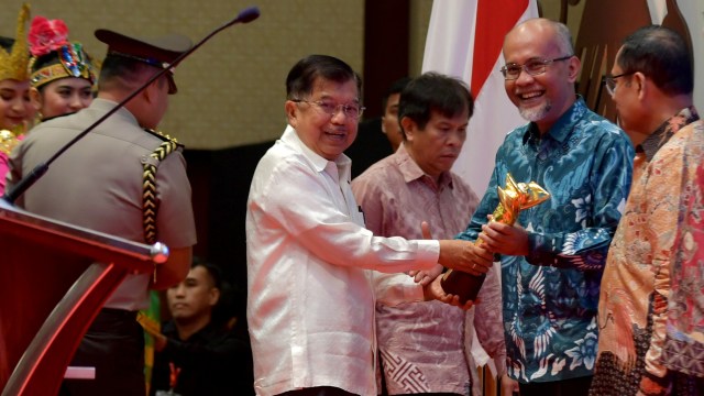 Toyota Resmi Produksi Mobil Listrik dan Hybrid di Thailand (95421)