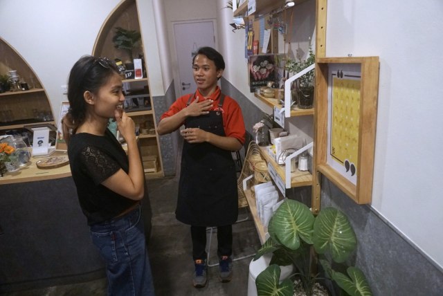 Lipsus, MRT Food Guide, Sunyi Cafe