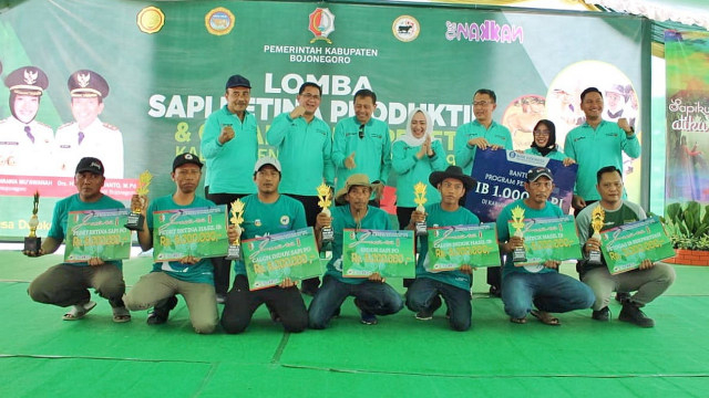 Pemenang Lomba Sapi Betina Produktif dan Gelar Panen Pedet 2019, di GOR Dolokgede Kecamatan Tambakrejo Bojonegoro. Rabu (16/10/2019)