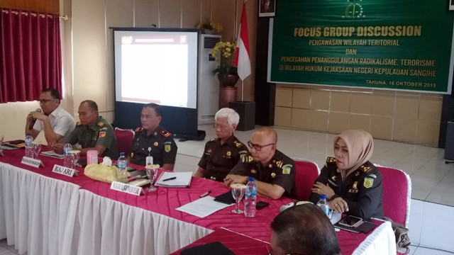 Tim Kejaksaan Agung saat menggelar FGD di Kabupaten Sangihe terkait pencegahan dan pemberantasan paham terorisme dan radikalisme
