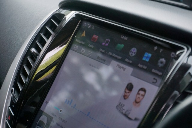 Demam Head Unit ala Tesla, Berapa Ongkosnya? (516076)