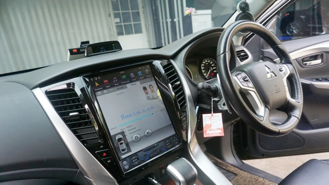 Demam Head Unit ala Tesla, Berapa Ongkosnya? (516075)